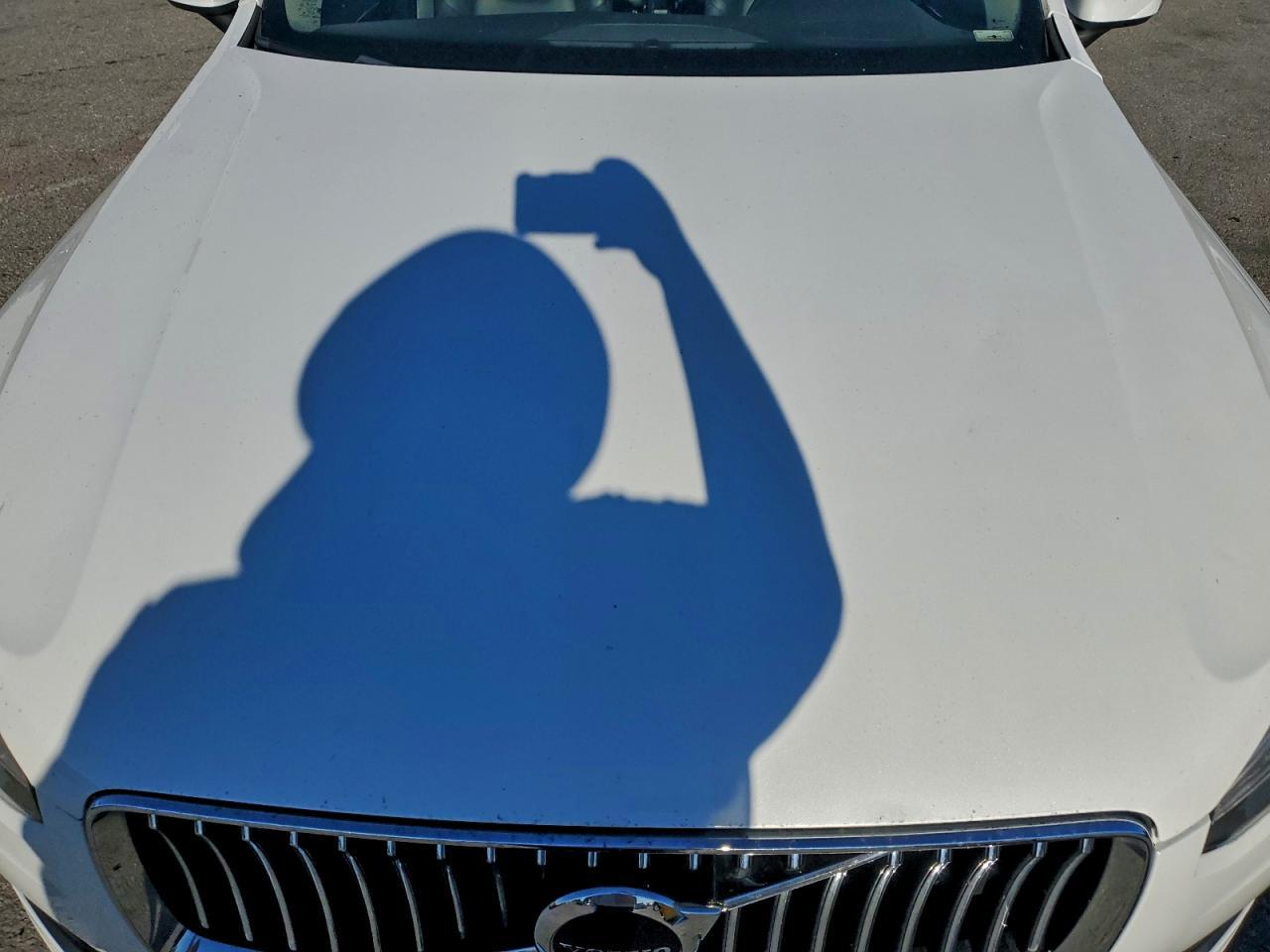 2020 VOLVO XC90