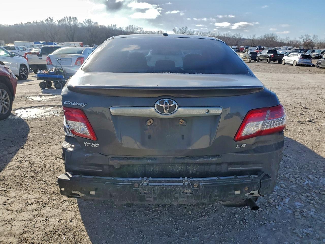 2011 TOYOTA CAMRY