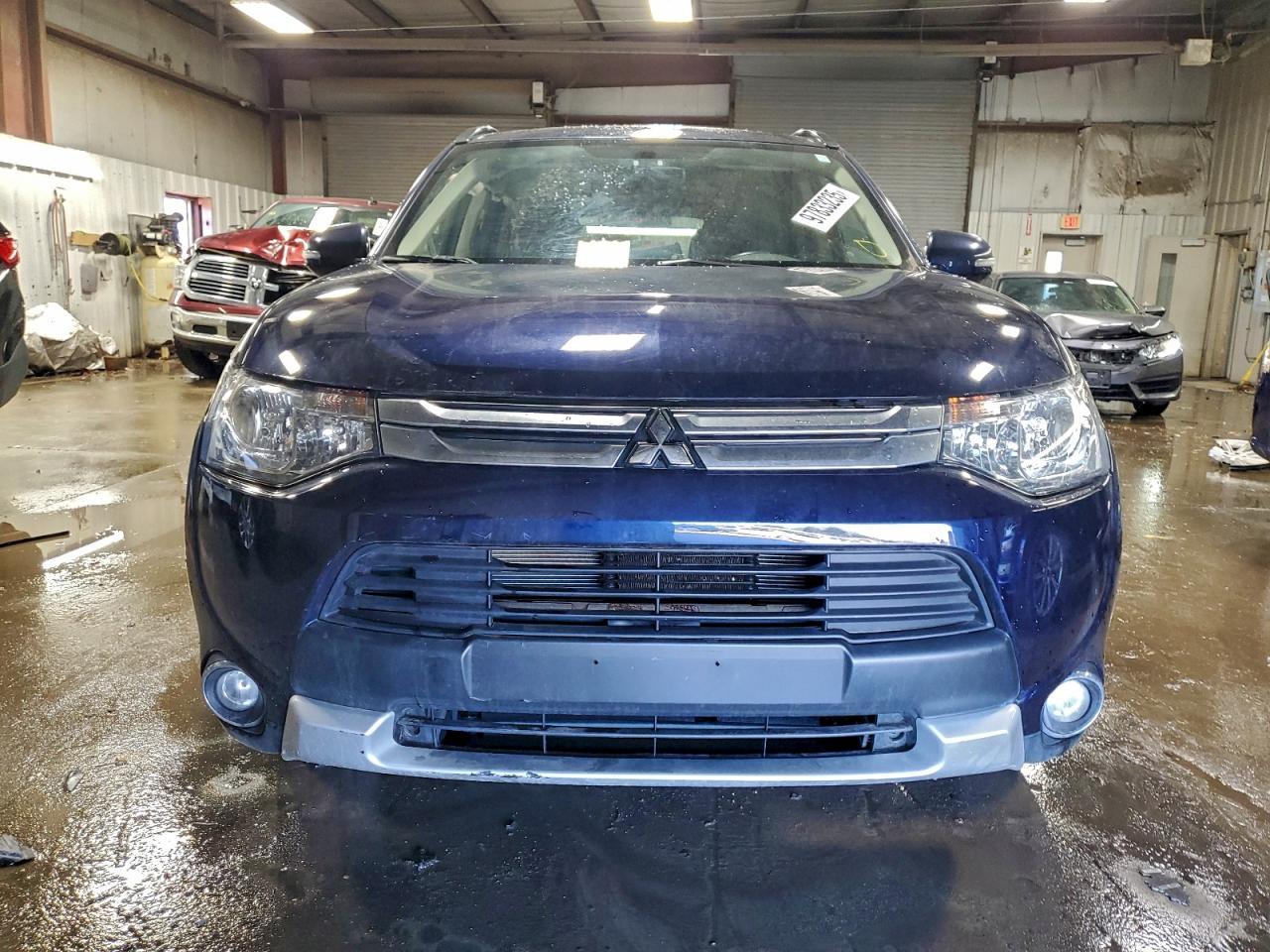 2015 MITSUBISHI outlander
