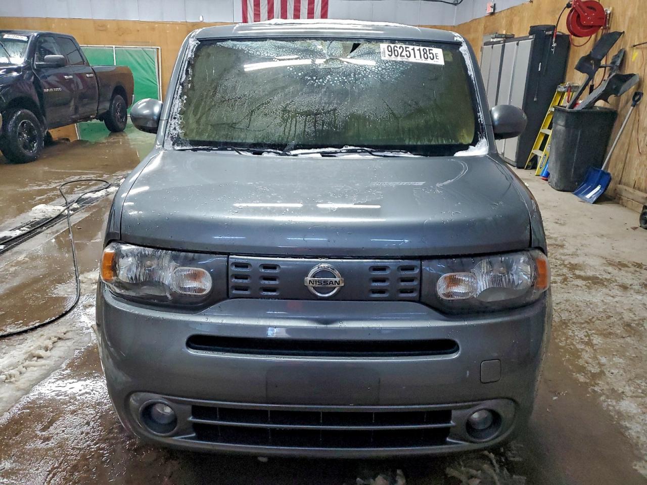 2011 NISSAN CUBE