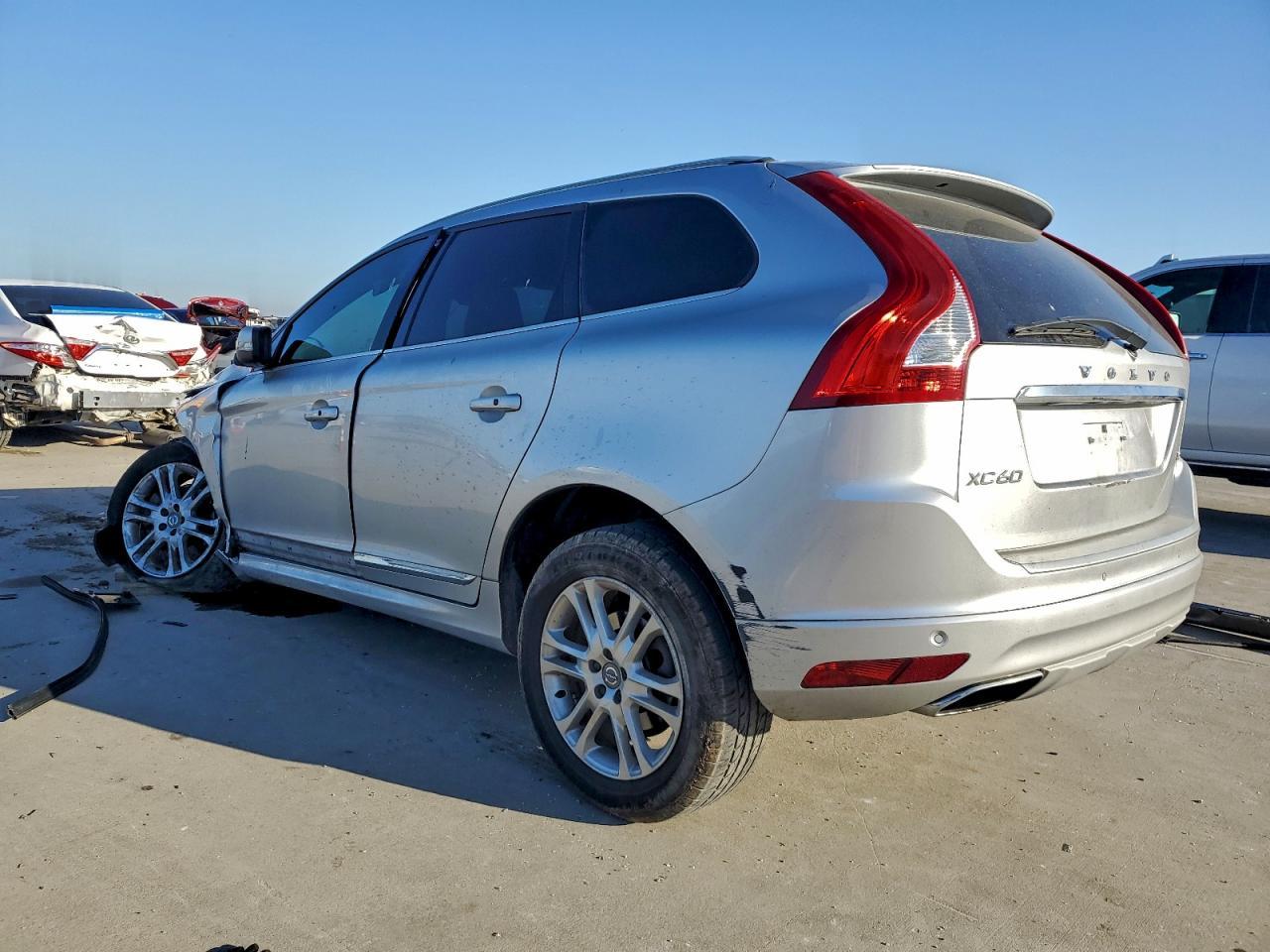 2016 VOLVO XC60