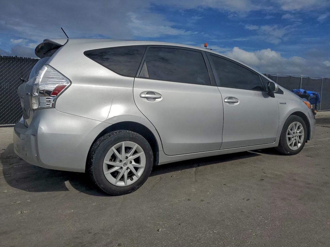 2012 TOYOTA PRIUS V