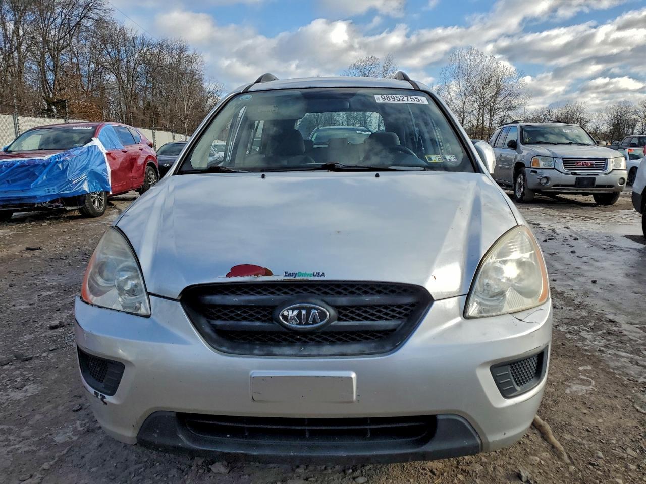 2009 KIA RONDO