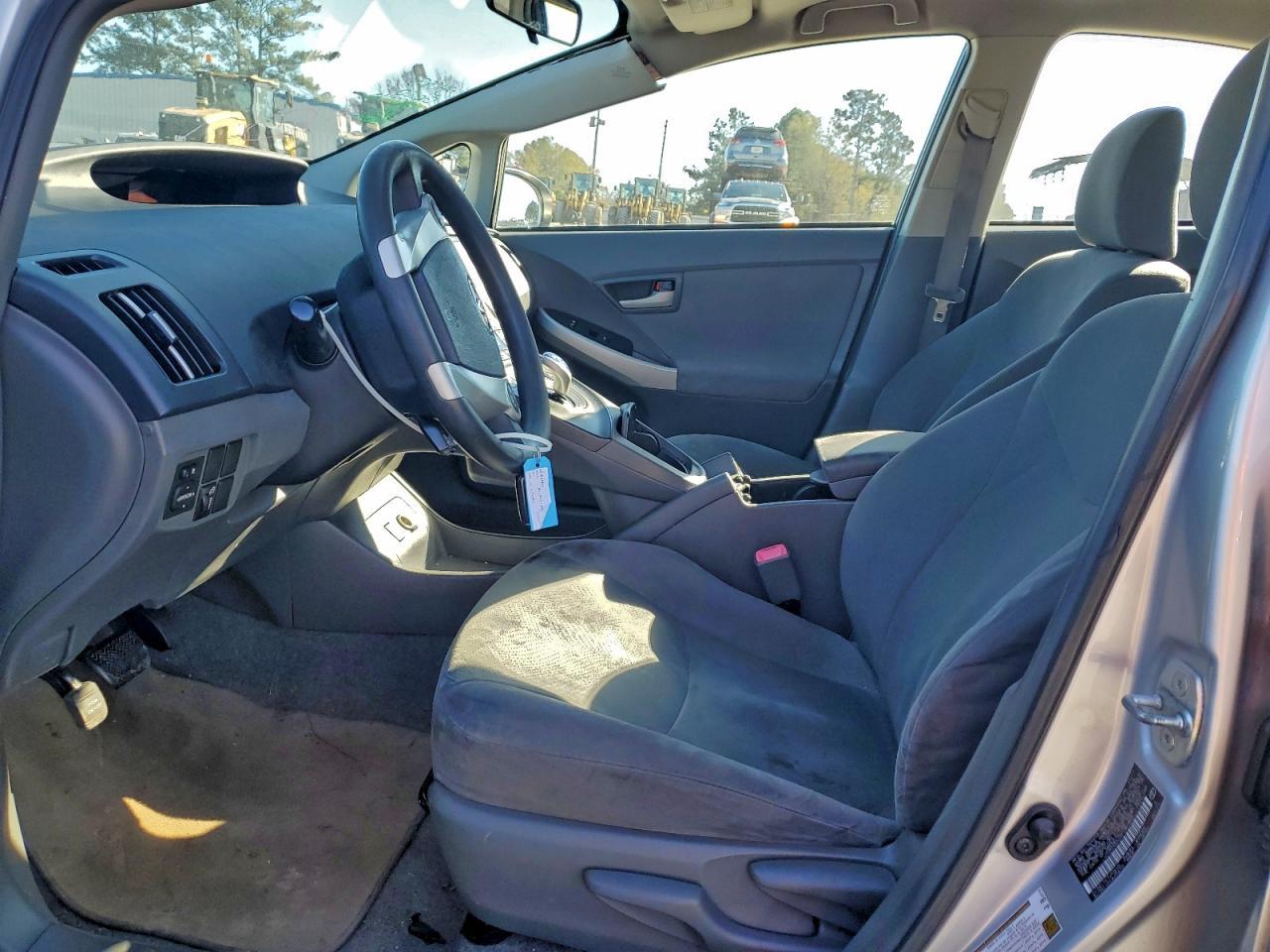 2011 TOYOTA PRIUS