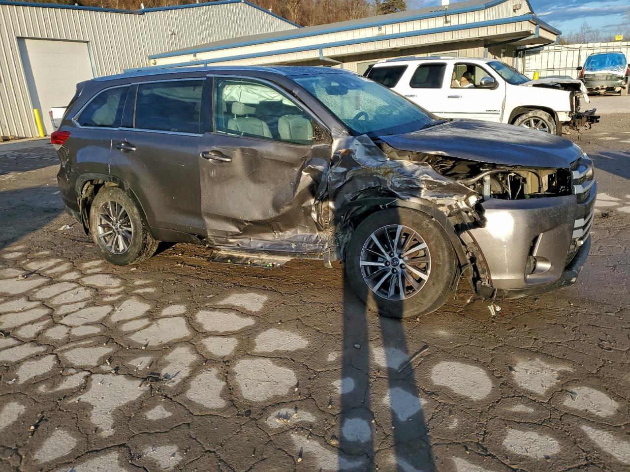 2018 TOYOTA HIGHLANDER