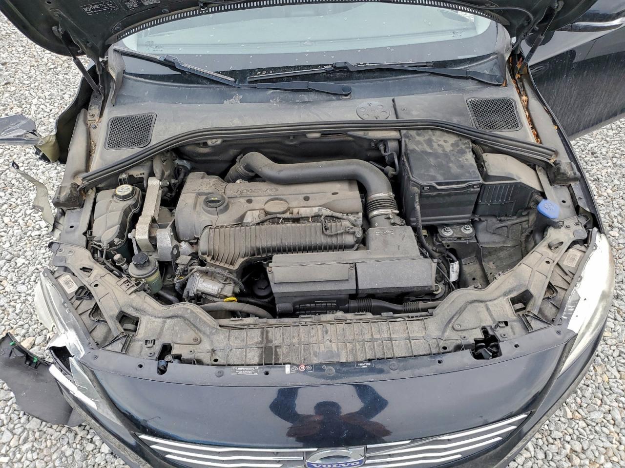 2015 VOLVO S60