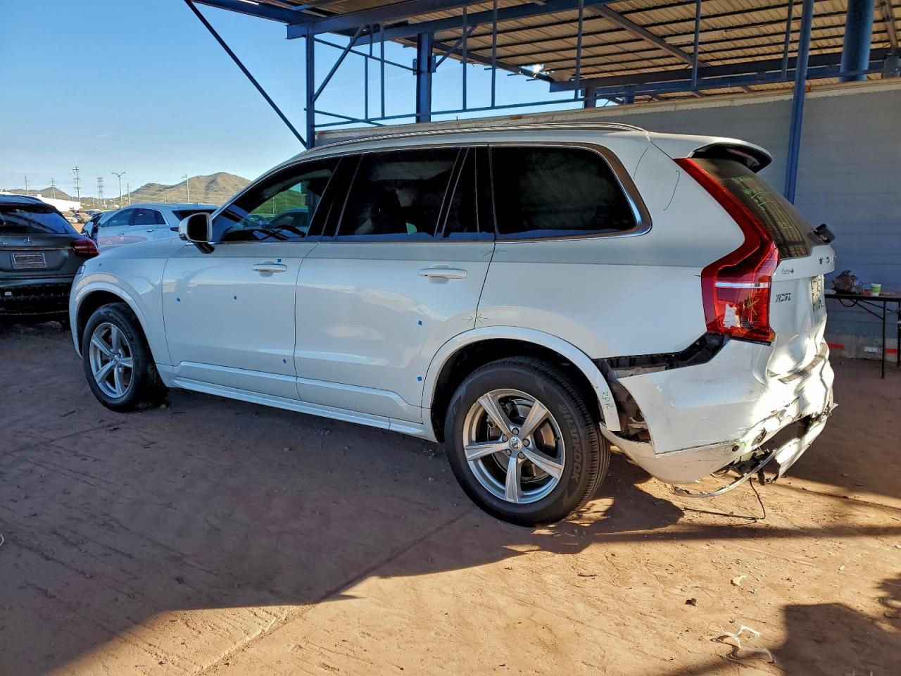 2020 VOLVO XC90