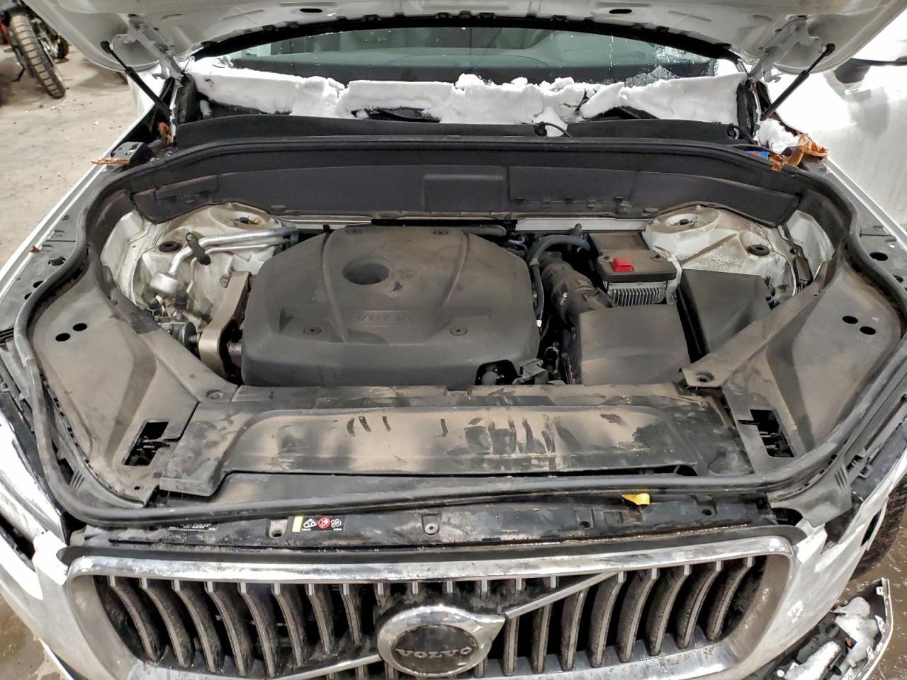 2021 VOLVO XC90