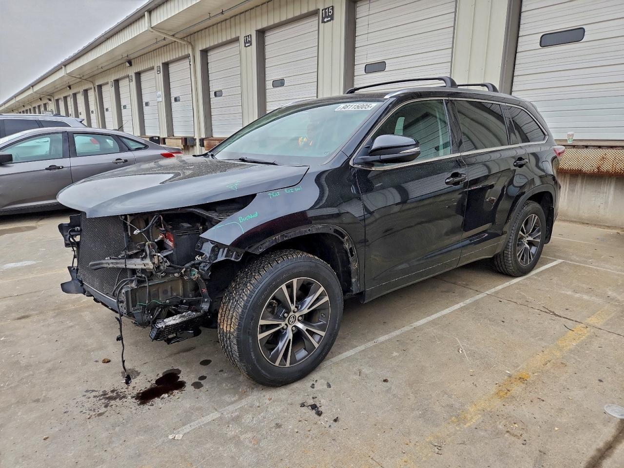 2016 TOYOTA HIGHLANDER
