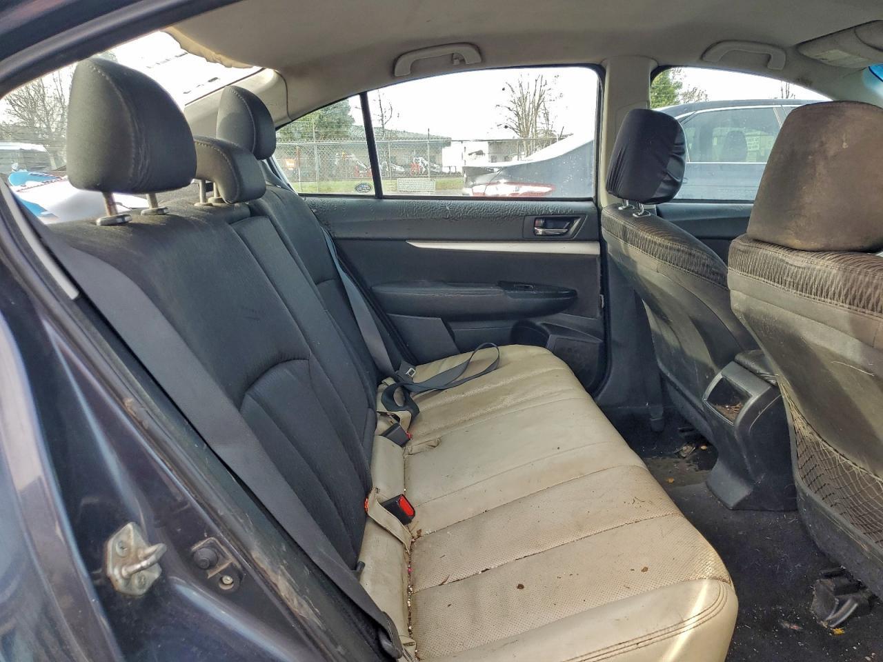 2010 SUBARU Legacy