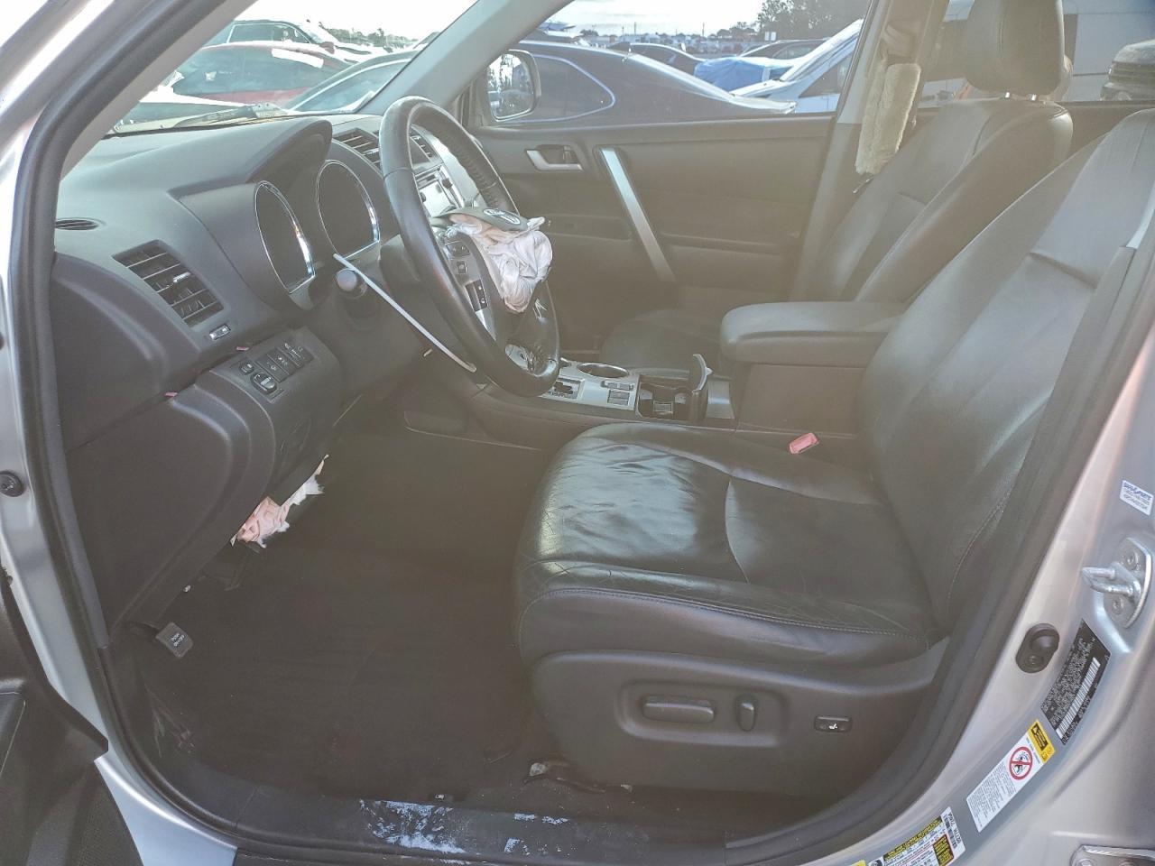 2013 TOYOTA HIGHLANDER