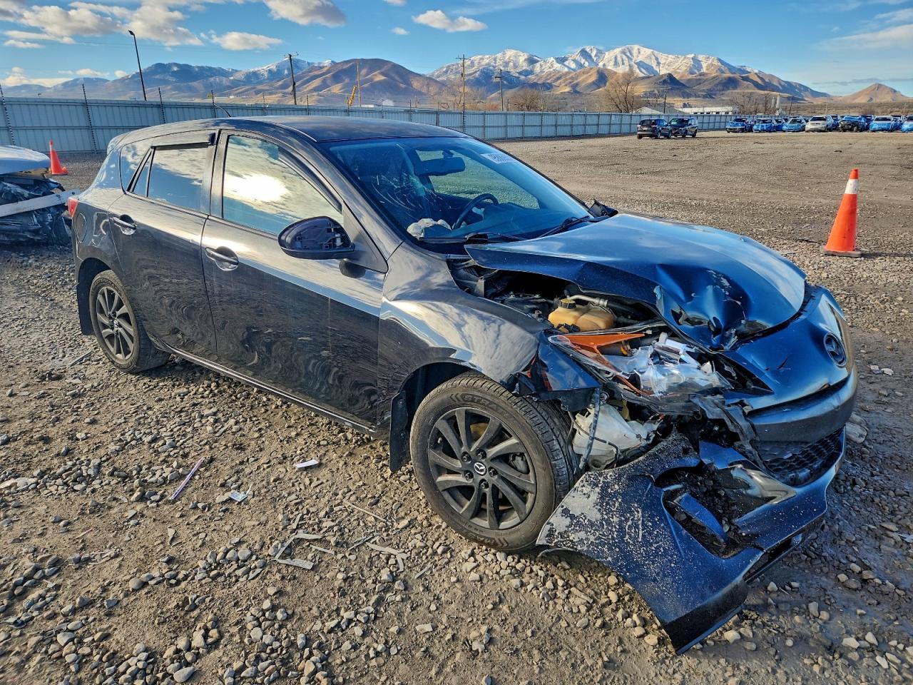 2013 MAZDA 3