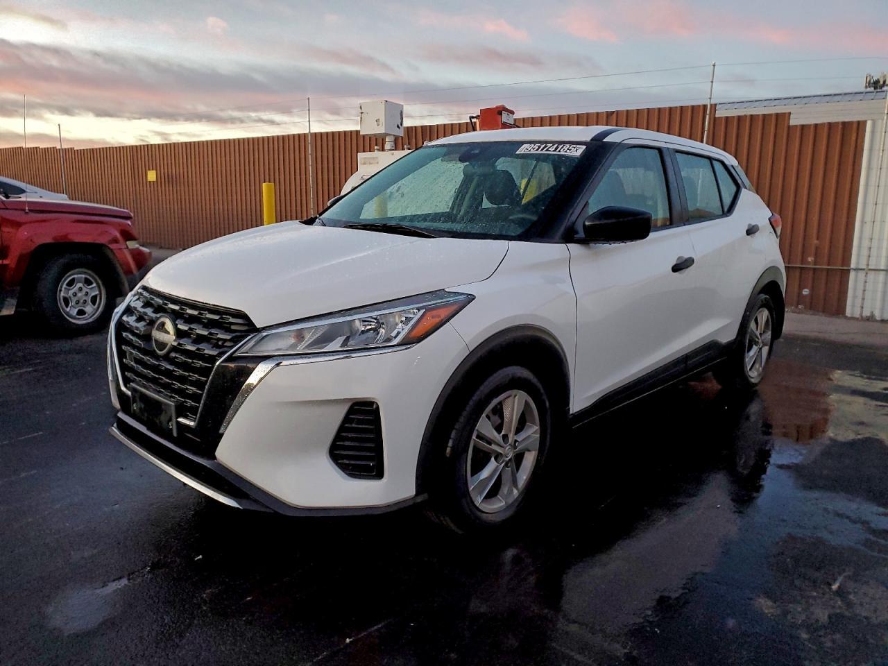 2022 NISSAN KICKS