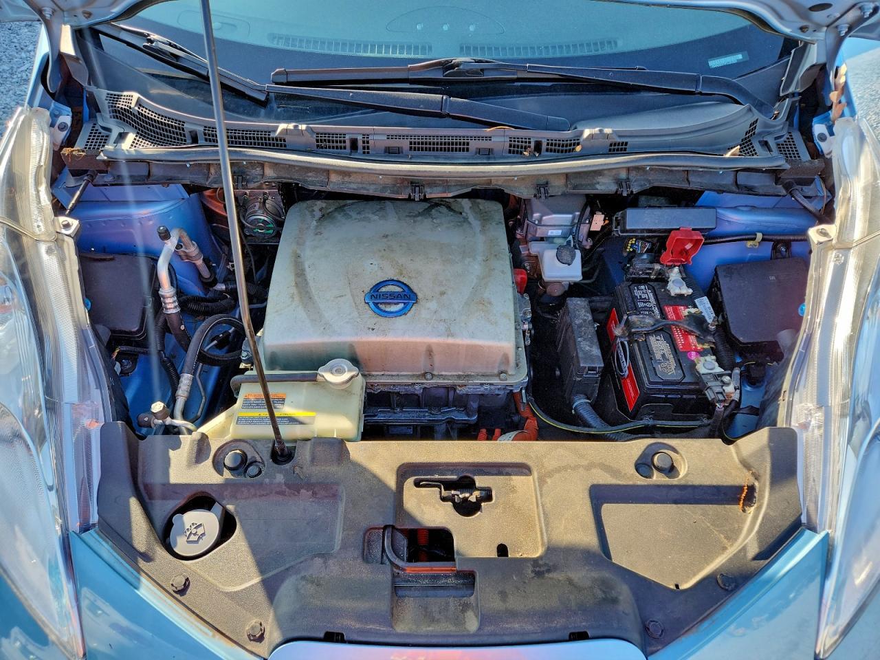 2015 NISSAN LEAF