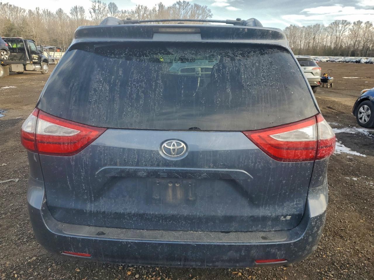 2017 TOYOTA SIENNA