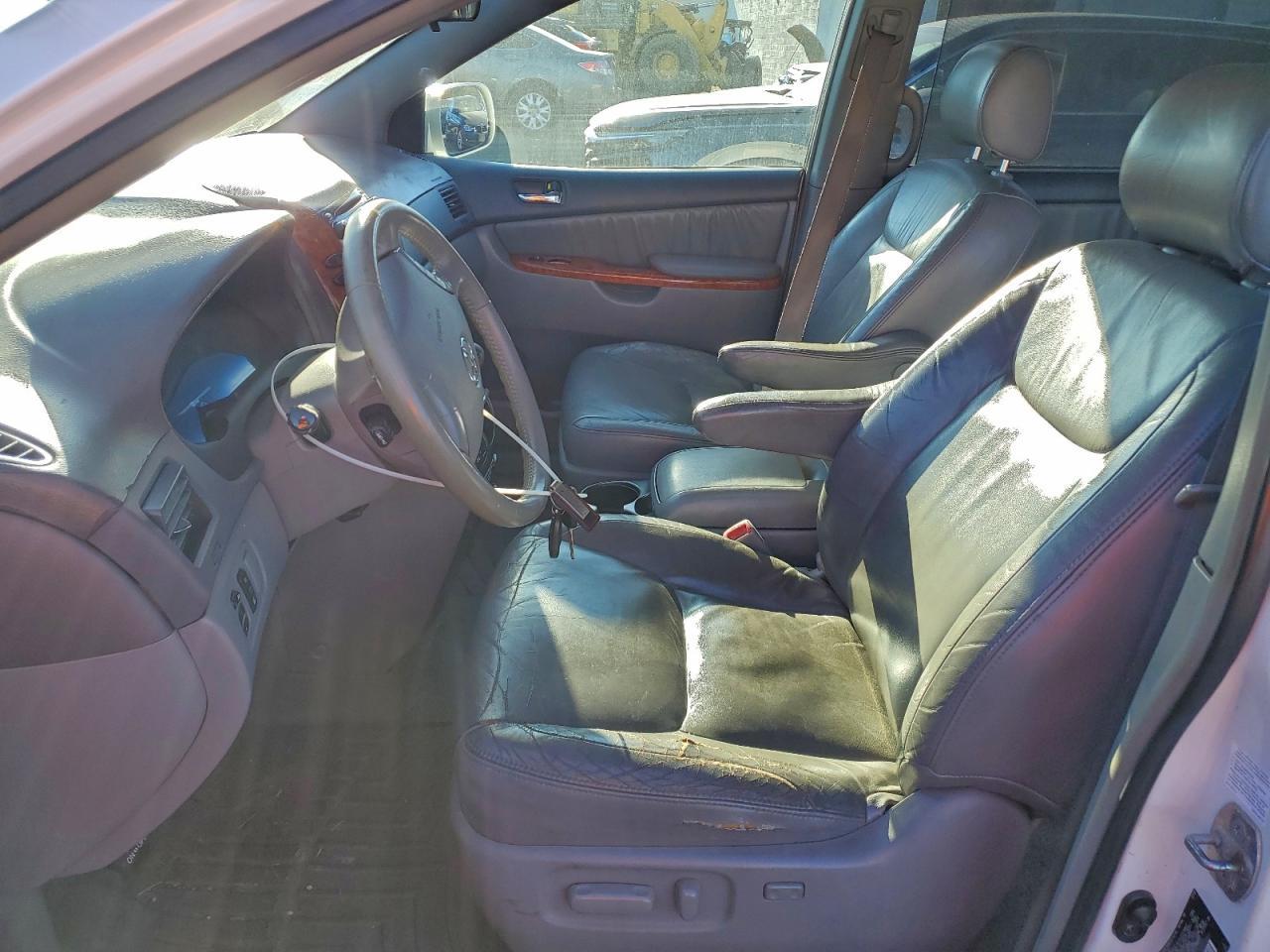 2007 TOYOTA SIENNA