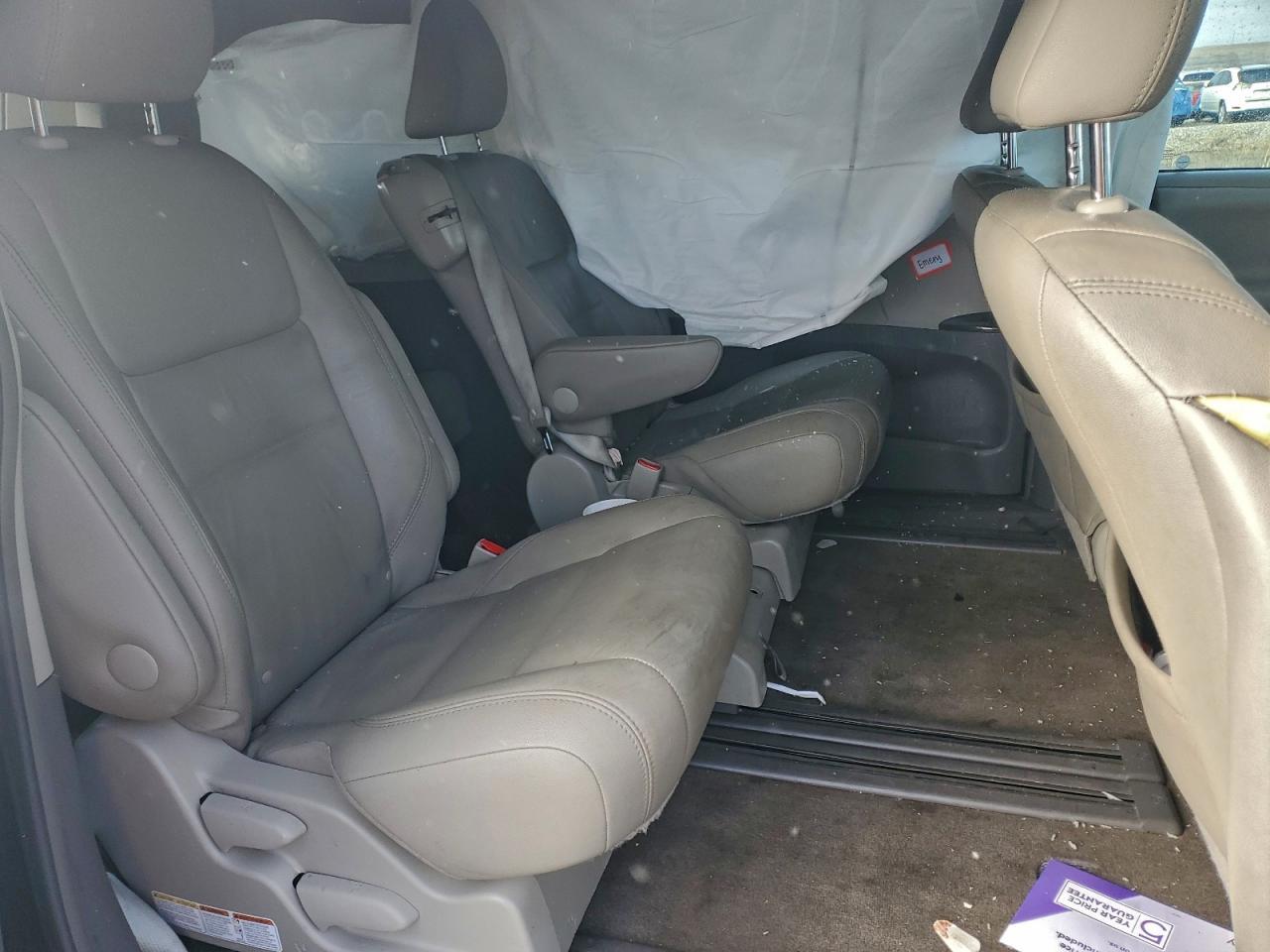 2016 TOYOTA SIENNA