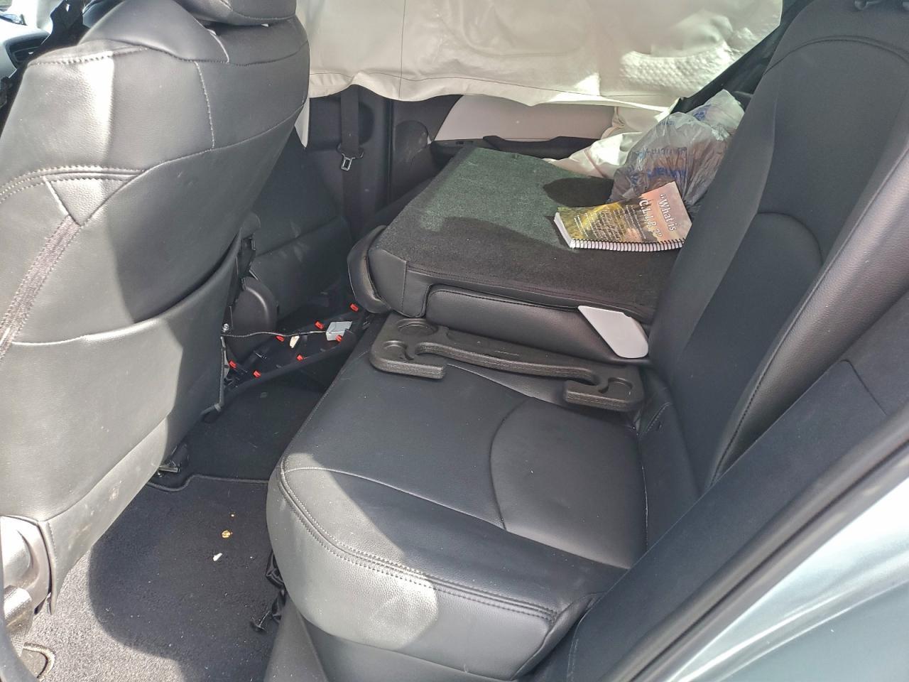 2022 TOYOTA PRIUS