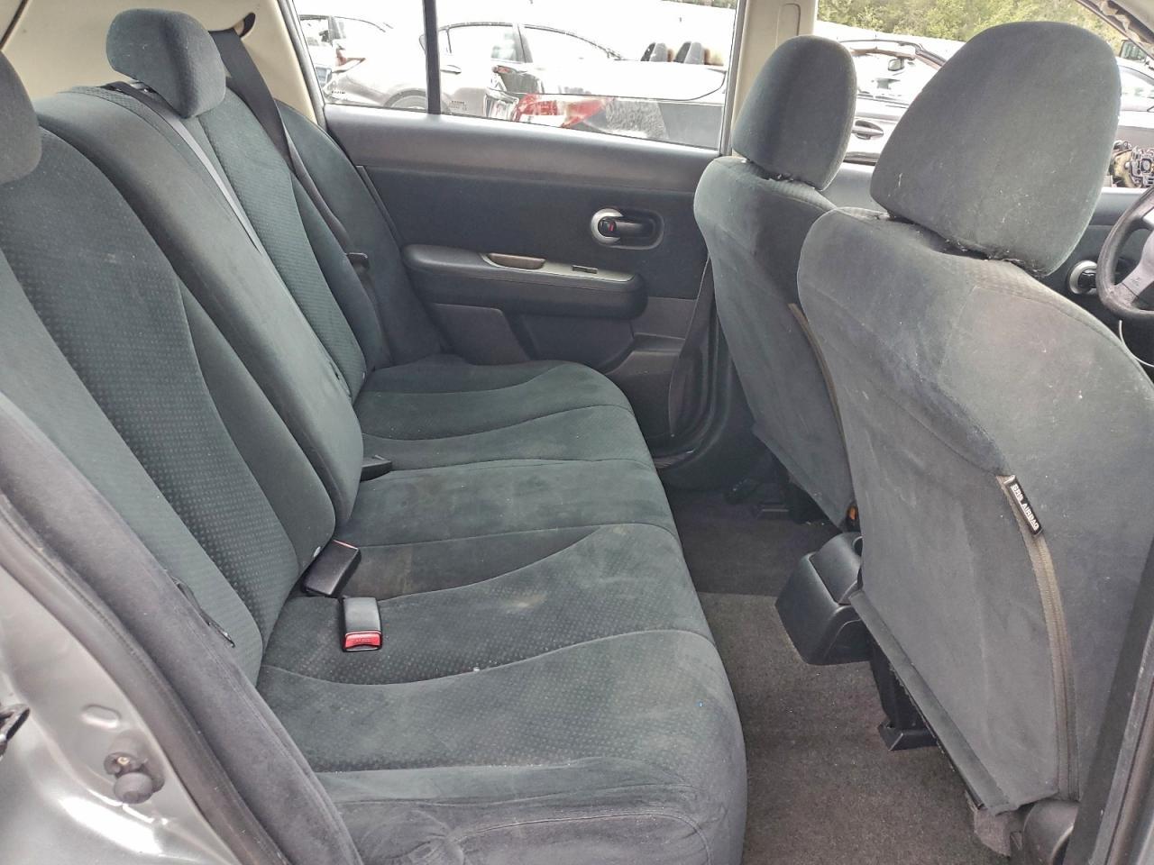2010 NISSAN VERSA