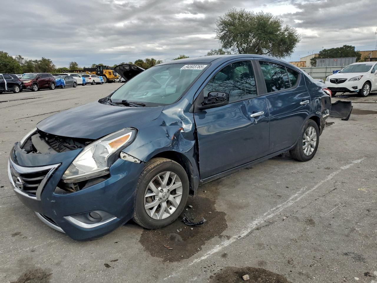 2017 NISSAN VERSA
