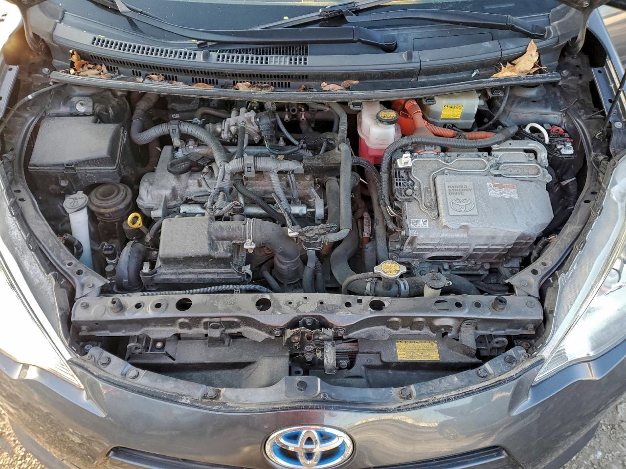 2014 TOYOTA Prius c