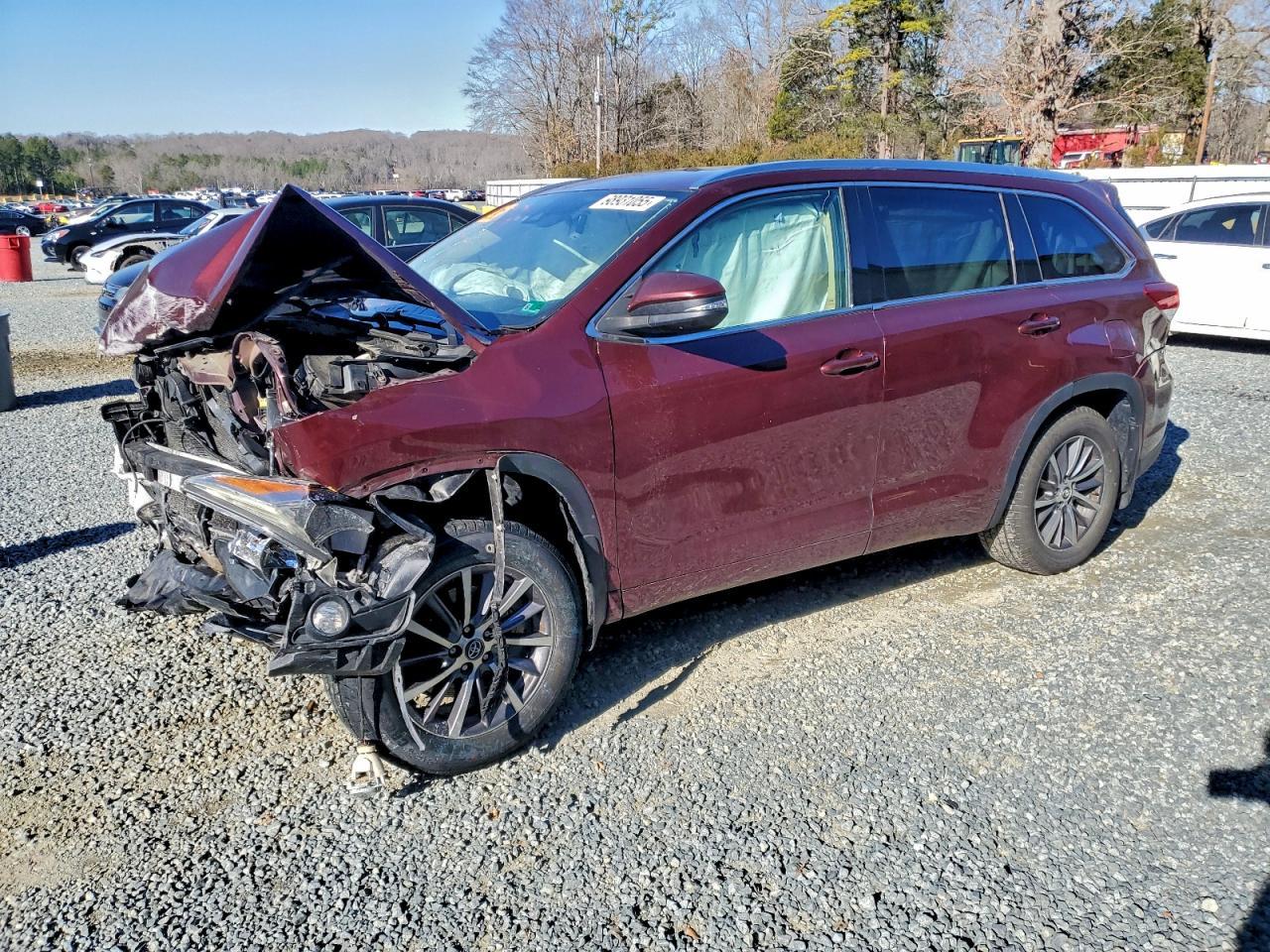 2017 TOYOTA HIGHLANDER