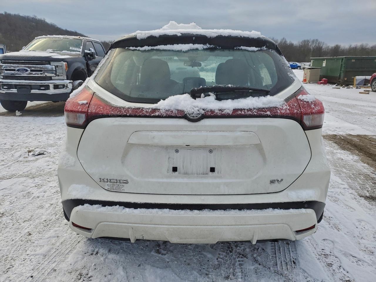 2024 NISSAN KICKS