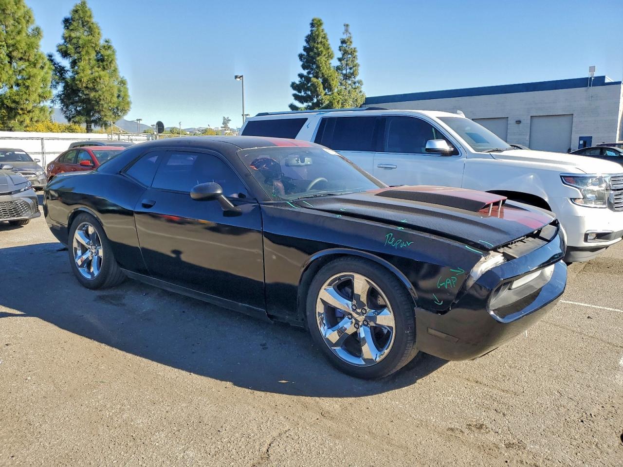 2013 DODGE Challenger