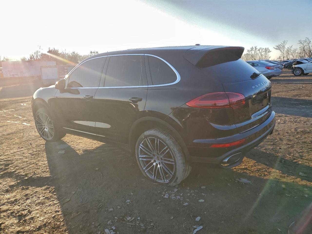 2016 PORSCHE CAYENNE