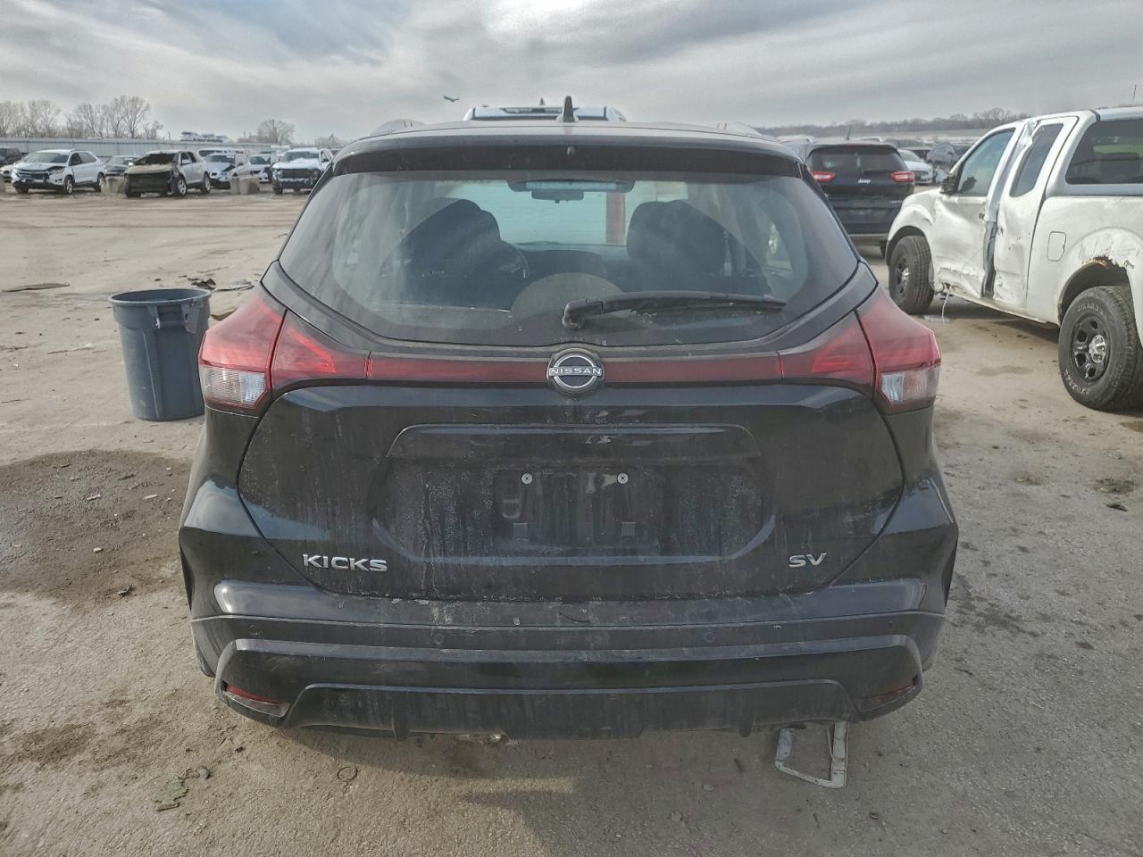 2023 NISSAN KICKS