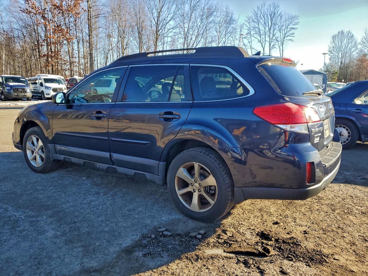2013 SUBARU Outback