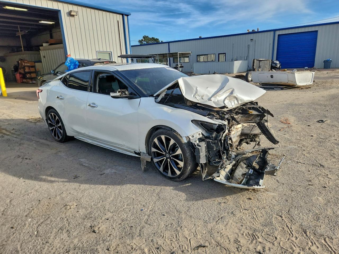 2016 NISSAN Maxima