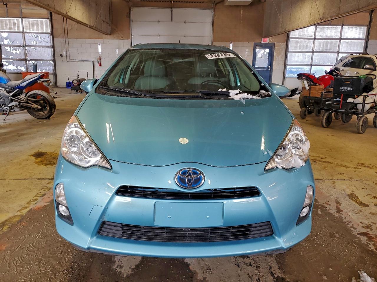 2013 TOYOTA Prius c