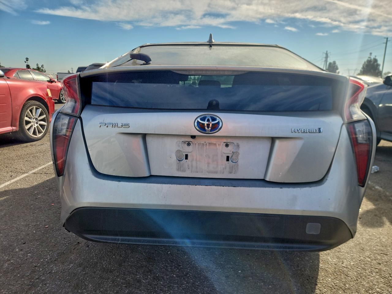 2016 TOYOTA PRIUS