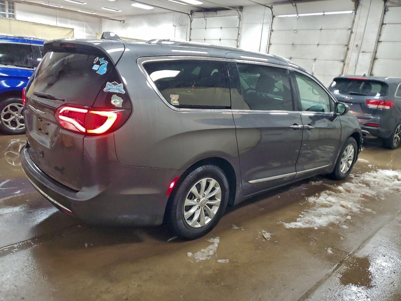 2019 CHRYSLER Pacifica