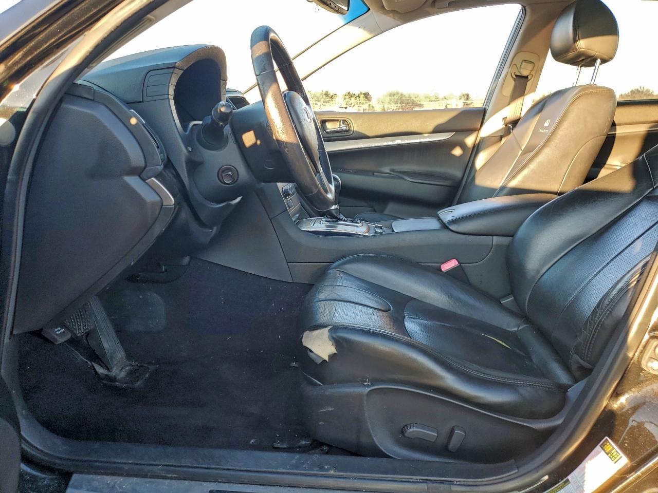 2011 INFINITI G37