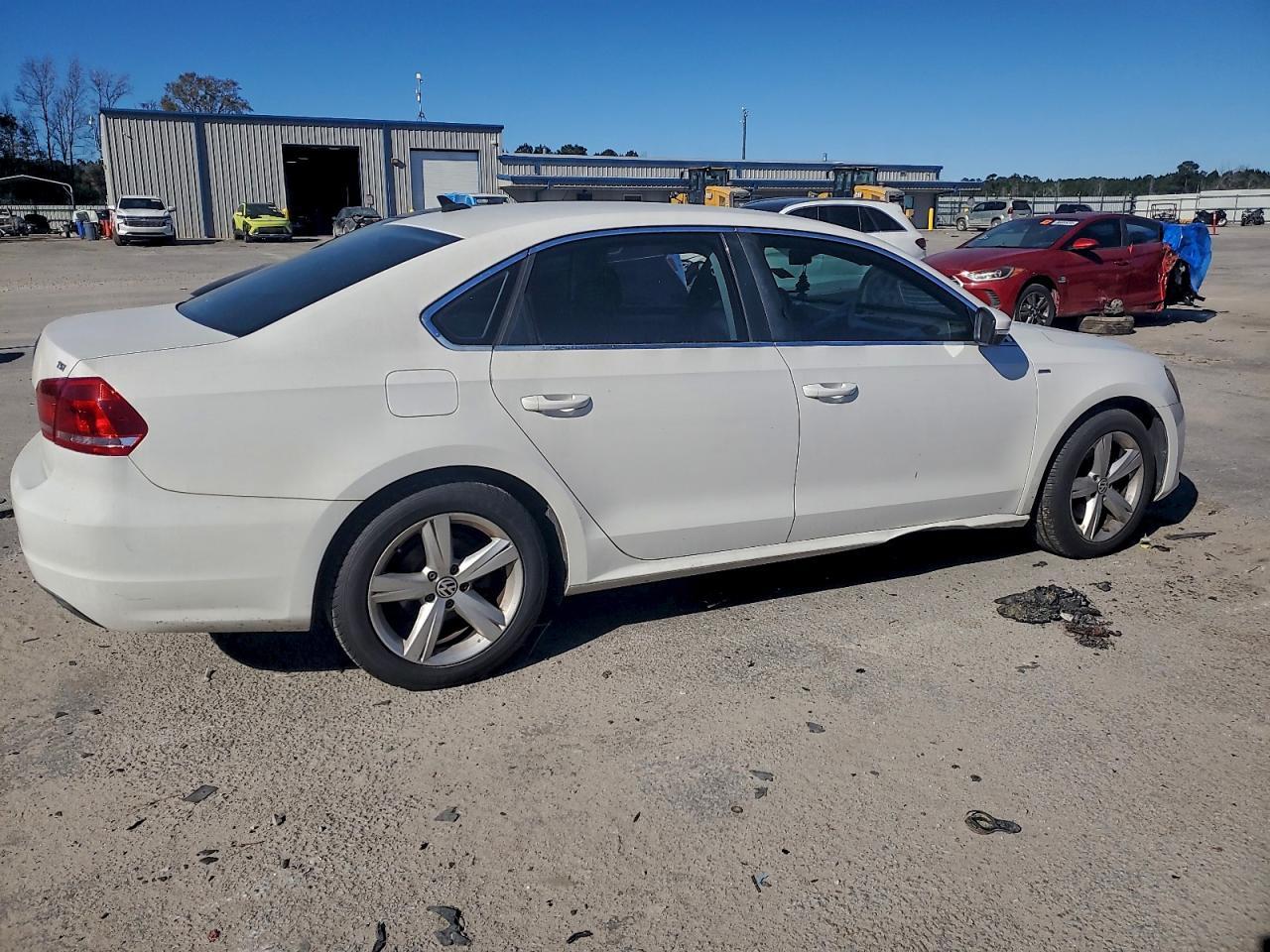 2014 VOLKSWAGEN Passat
