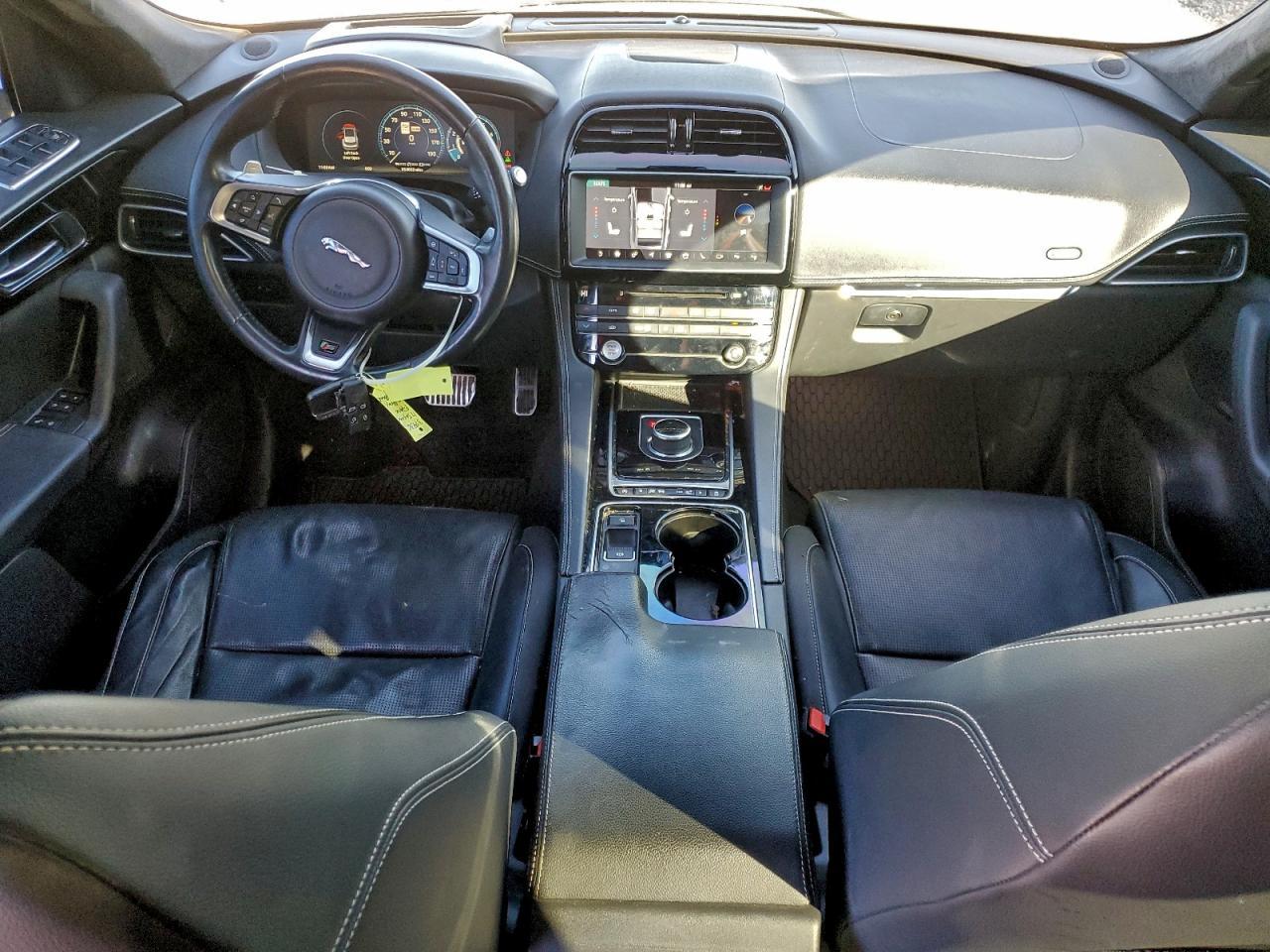 2017 JAGUAR F-Pace