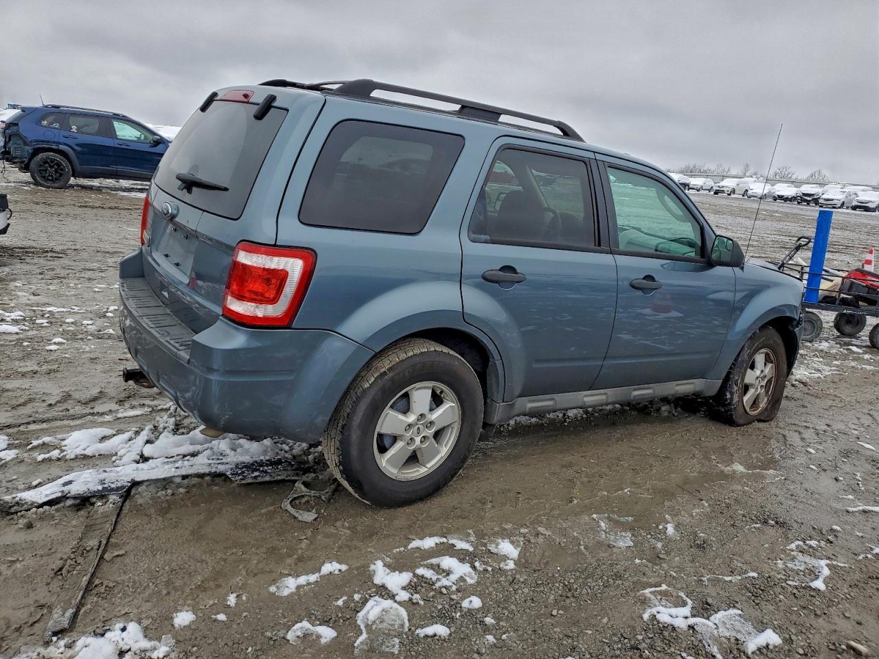 2010 FORD ESCAPE