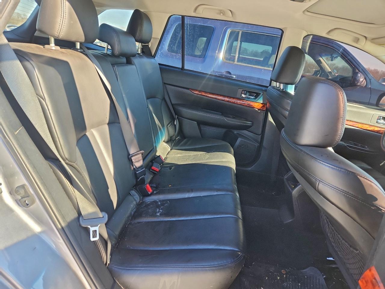 2010 SUBARU Outback