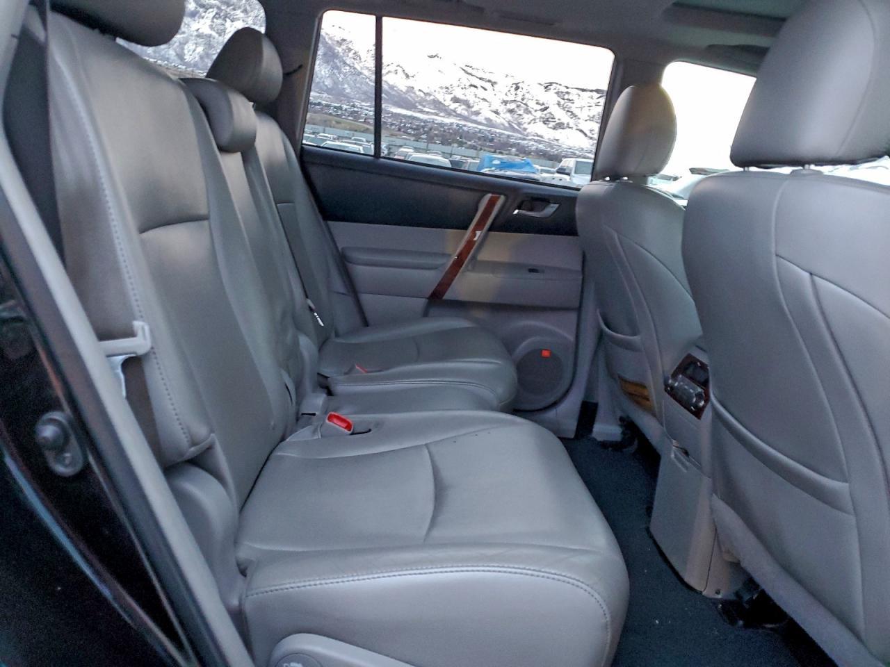2013 TOYOTA HIGHLANDER