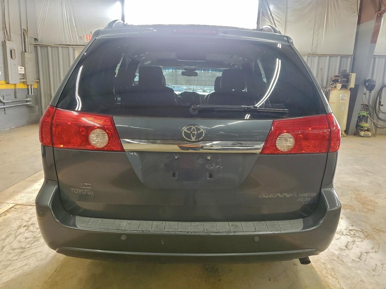 2008 TOYOTA SIENNA