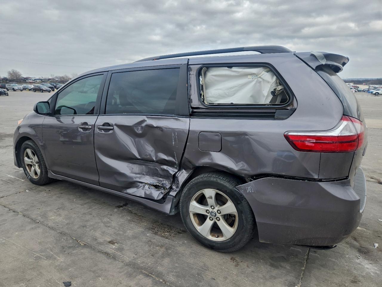 2019 TOYOTA SIENNA