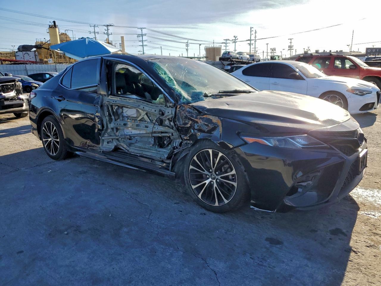 2018 TOYOTA CAMRY