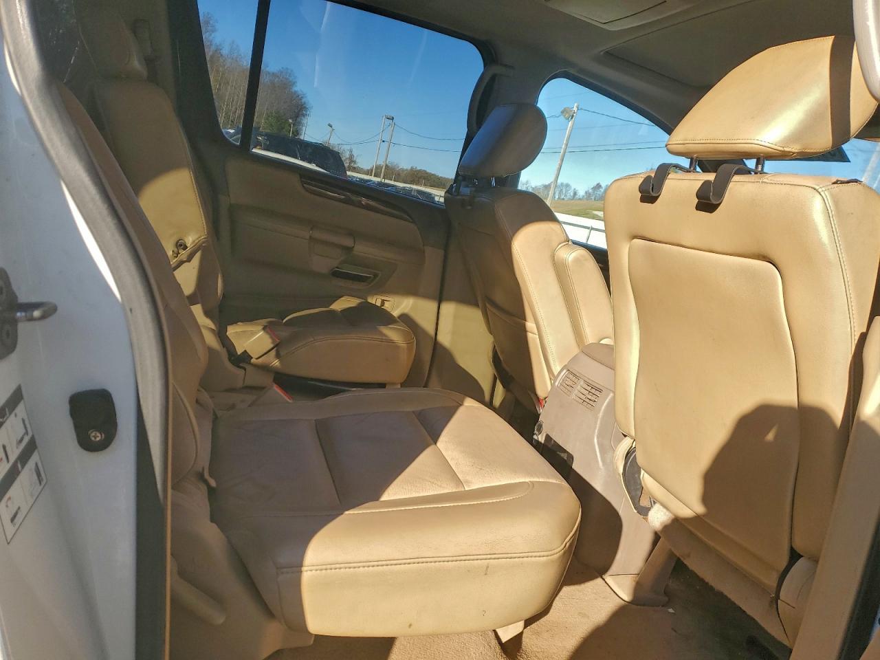 2011 NISSAN Armada