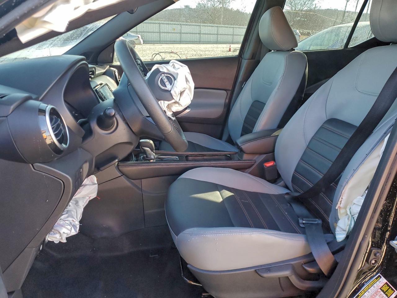 2024 NISSAN KICKS