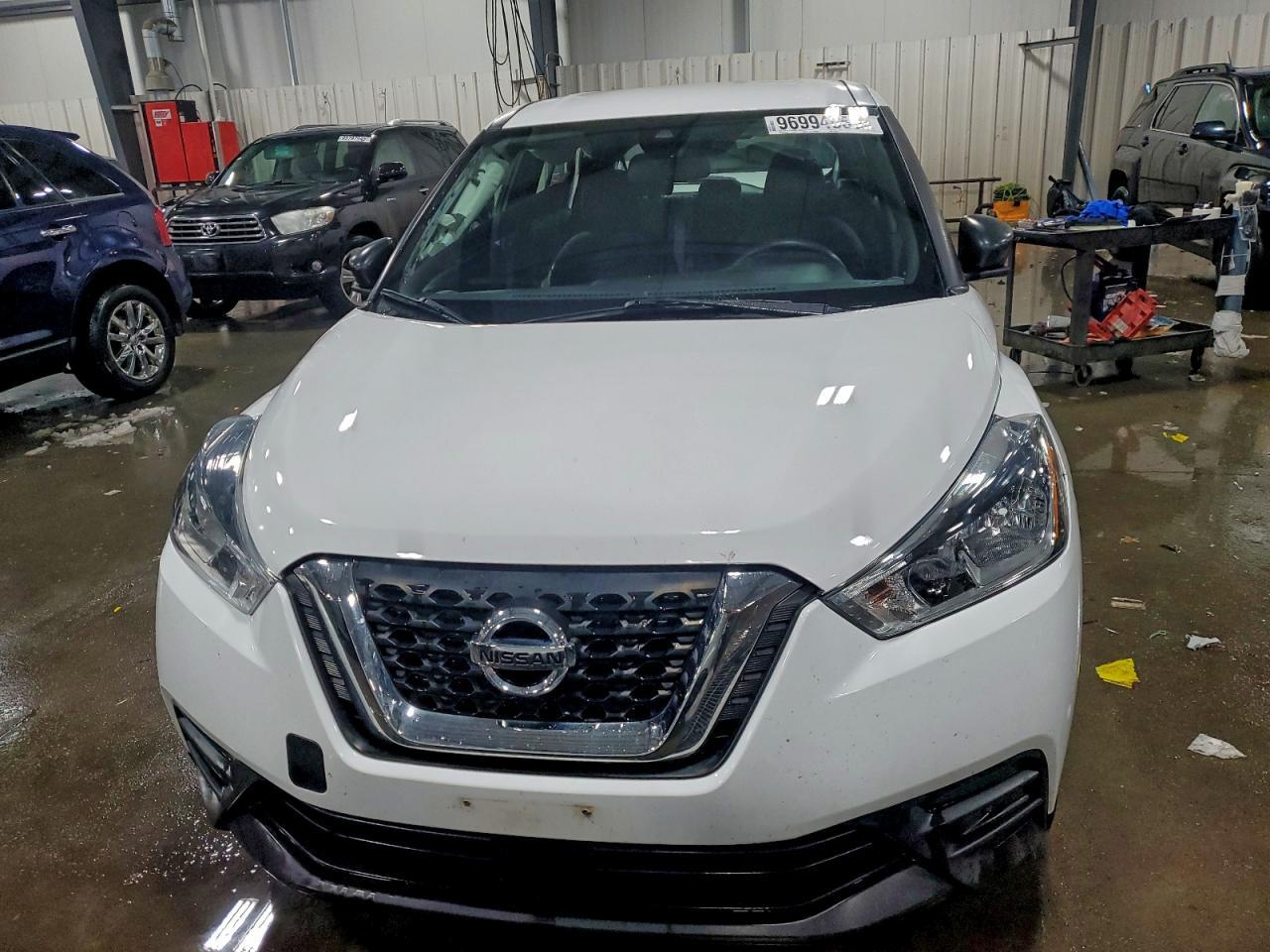 2020 NISSAN KICKS