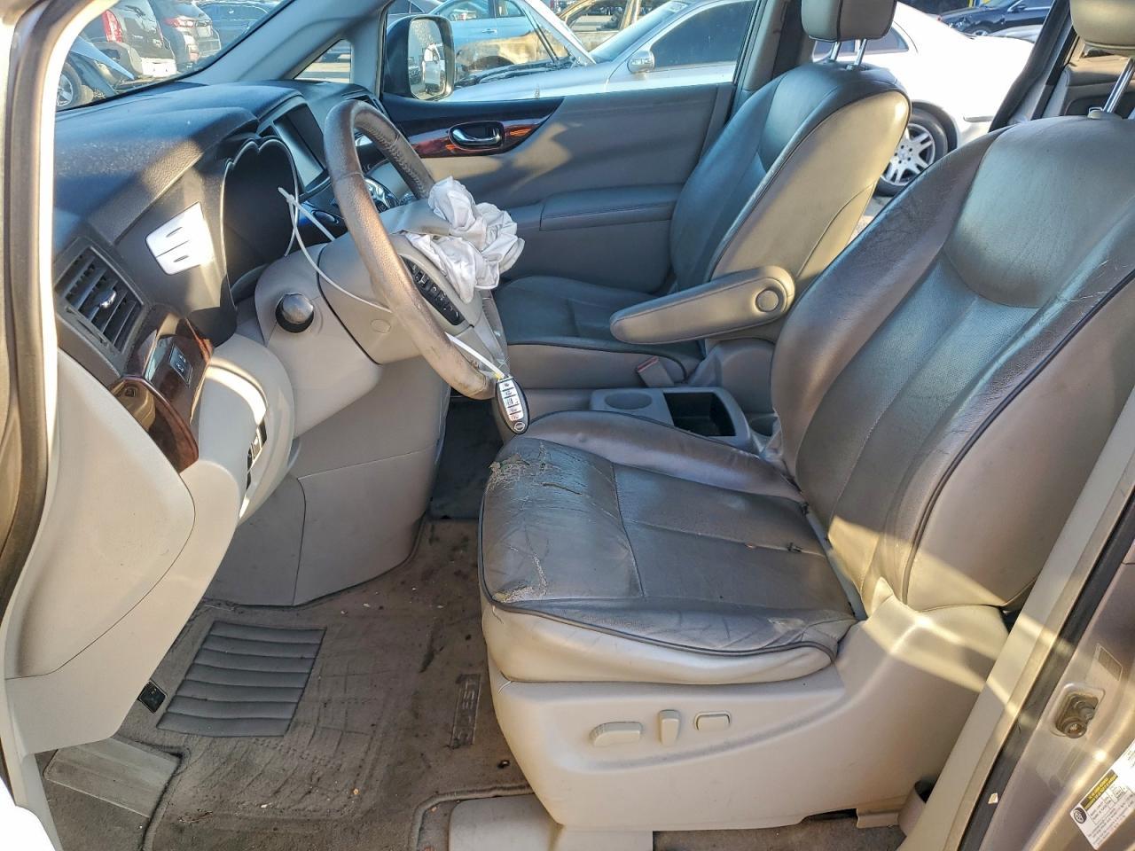 2011 NISSAN Quest