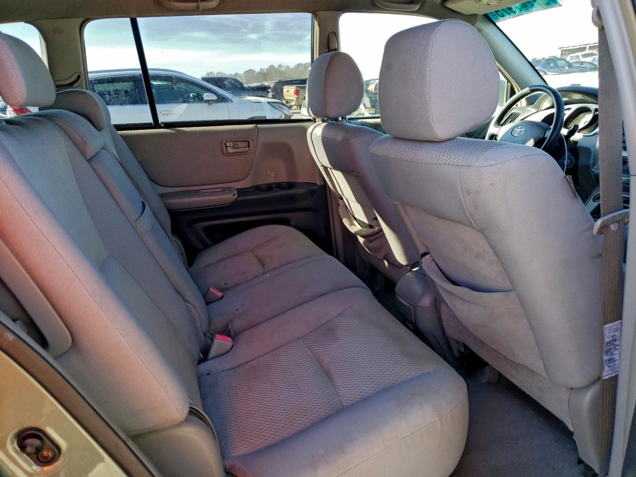 2004 TOYOTA HIGHLANDER