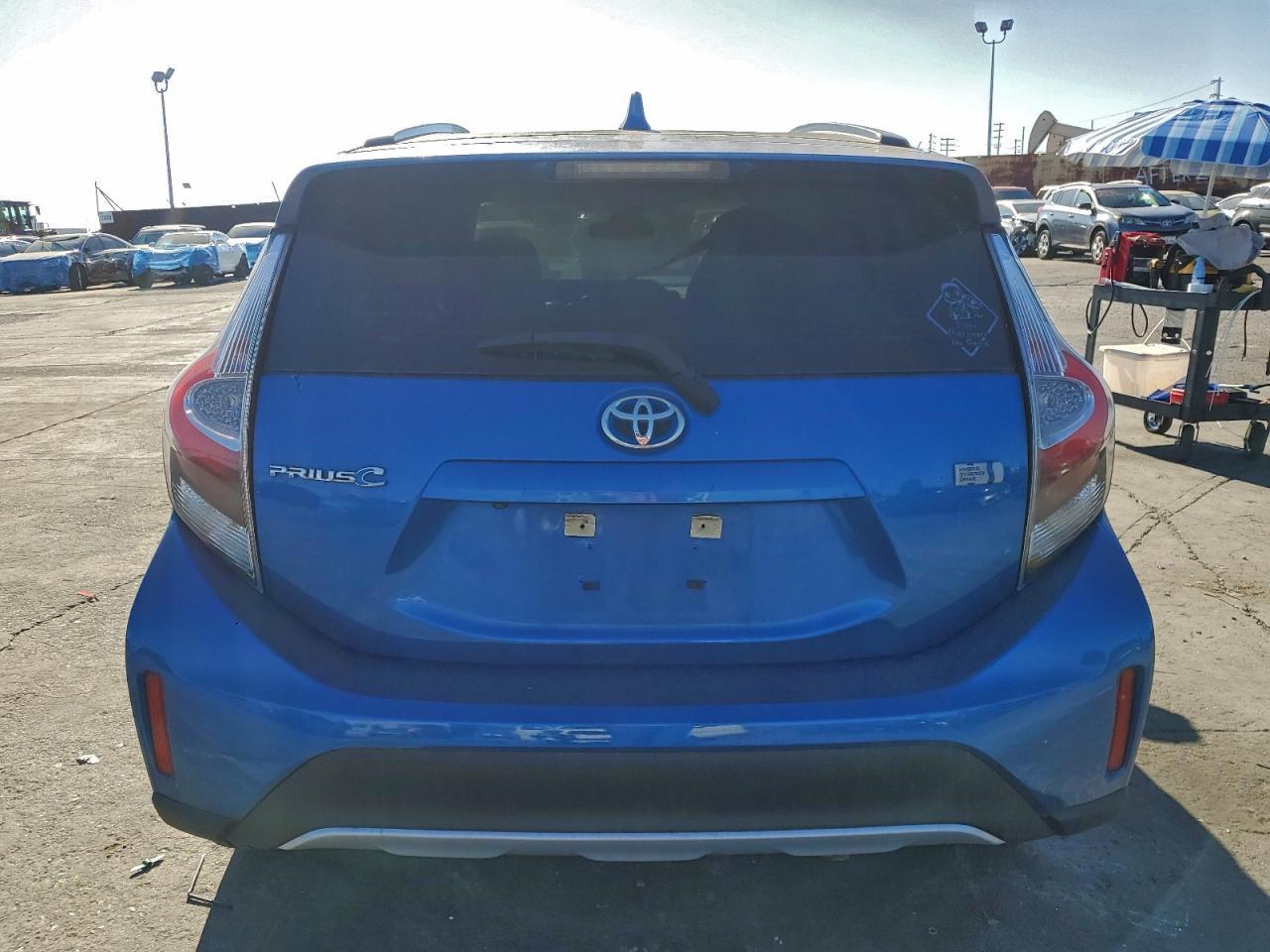 2018 TOYOTA Prius c